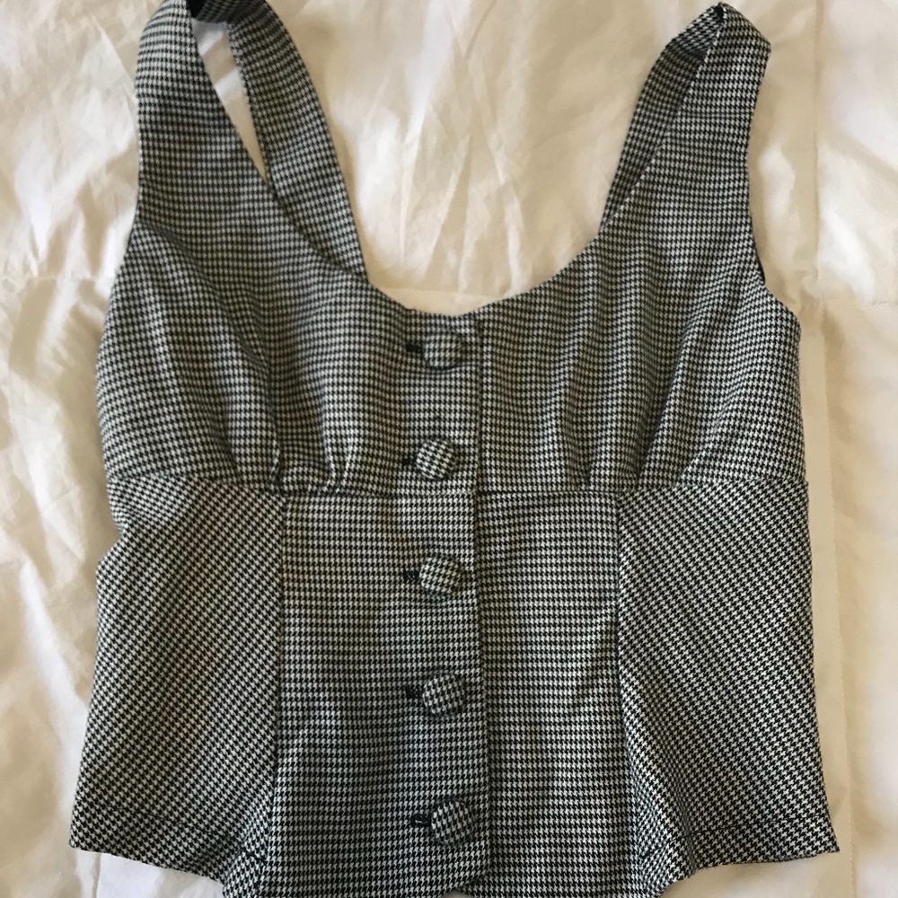 Medium rue21 button up tank vest